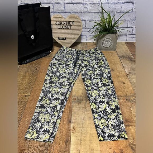 LULULEMON Jet Crop *Luxtreme (Slim) in Crosscourt Petal Black Clarity Yellow, 8 - Picture 2 of 16